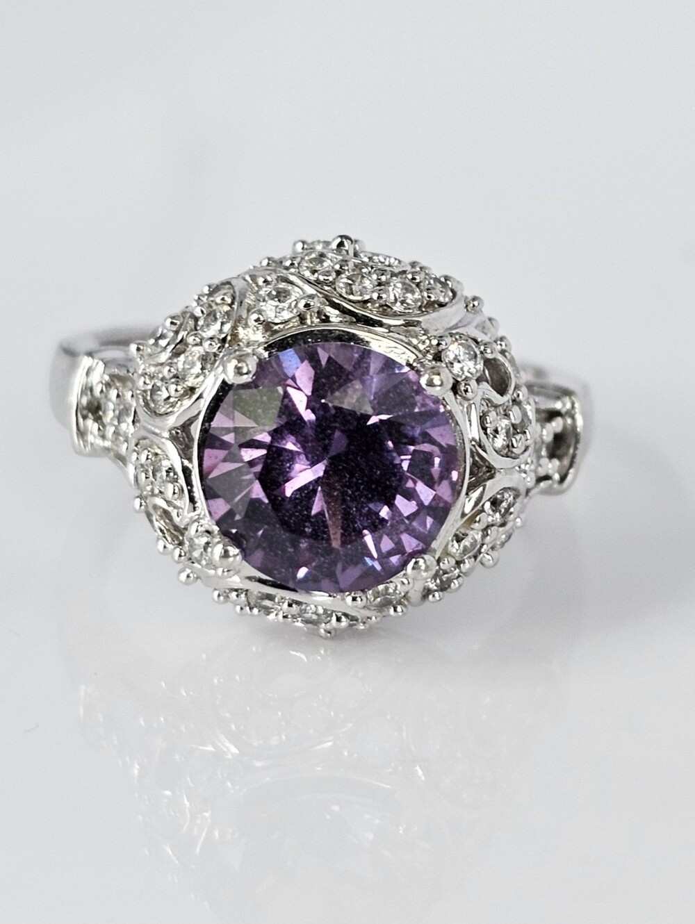 Beautiful Alexandrite Simulant Sterling Silver Size 8!